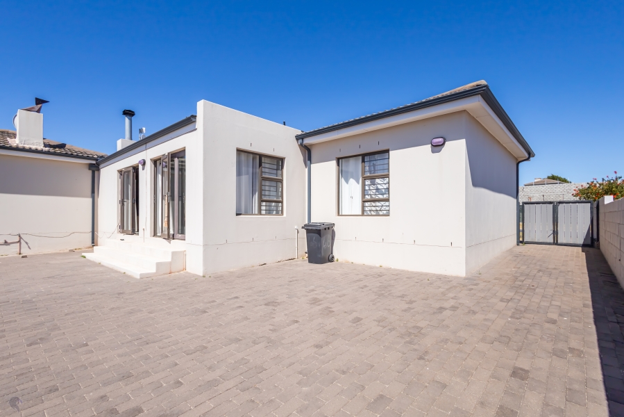 4 Bedroom Property for Sale in Country Club Western Cape